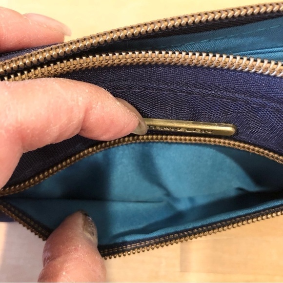 Travelon Anti-Theft Wallet, ROYAL/NAVY BLUE, Size 8” X 4” - Picture 6 of 10